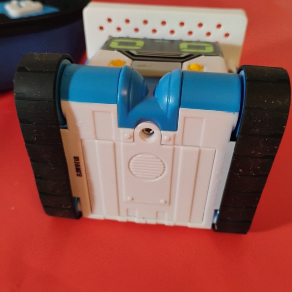 MiBro Really Rad Robot/w Remote/Case - Picture 10 of 13